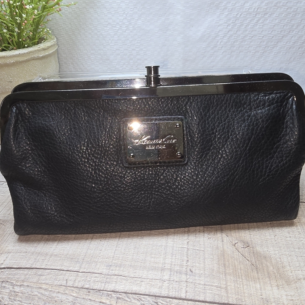 Kenneth Cole Black Leather Clutch Wallet Multi Compartment Double Clasp
